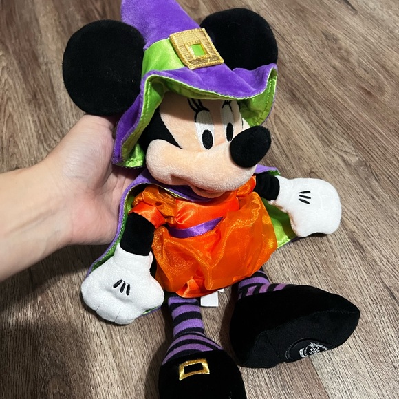 Halloween Minnie Mouse plush Disney store exclusive - Picture 4 of 5